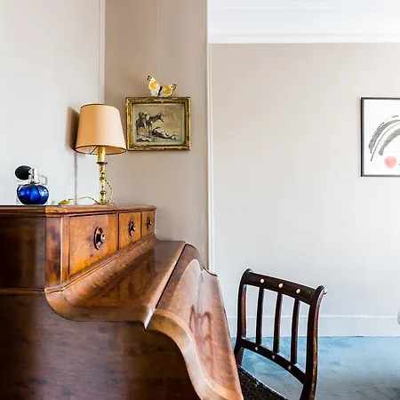 Veeve - Classic Montparnasse Paris